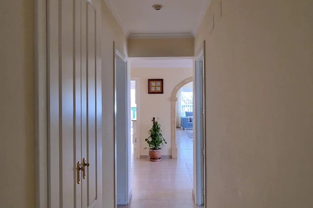 BS-82838857-18