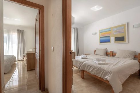 BS-83565899-10